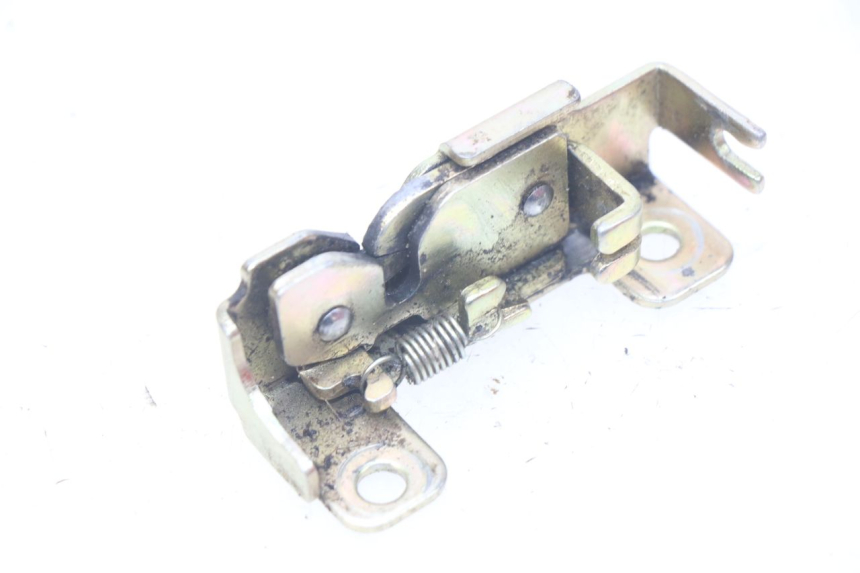photo de FECHADURA DO BANCO KYMCO AGILITY RS 2T 50 (2009 - 2013) - Detalhe da peça