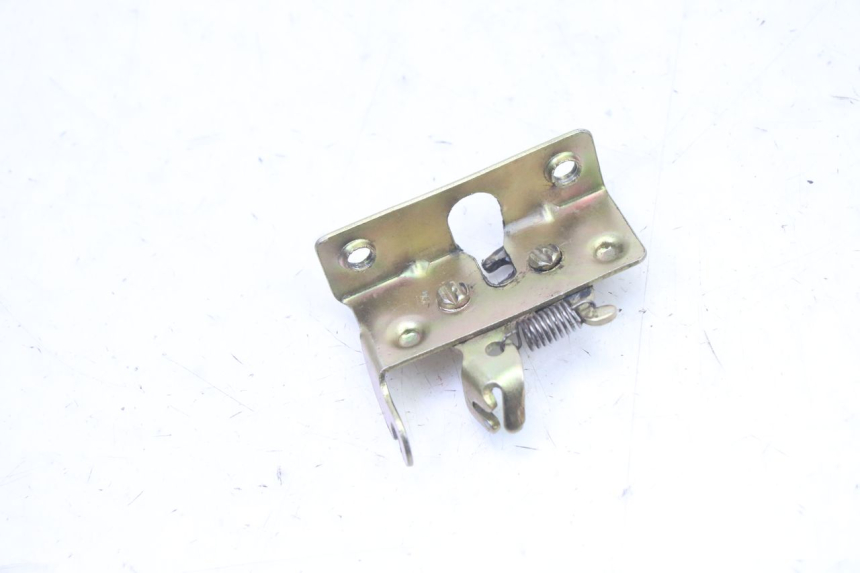 photo de FECHADURA DO BANCO MOTRON BREEZY 4T 50 (2021 - 2025) - Detalhe da peça