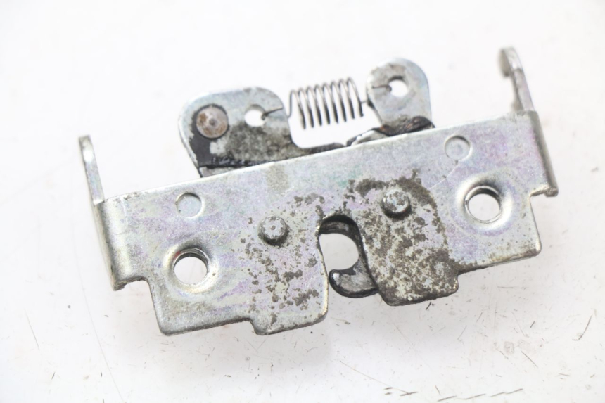 photo de FECHO DO BANCO SUZUKI BURGMAN 125 (2007 - 2014) - Detalhe da peça