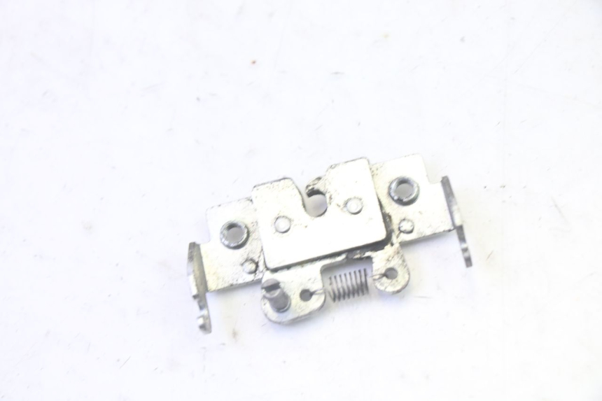 photo de FECHO DO BANCO SUZUKI BURGMAN 125 (2007 - 2014) - Detalhe da peça
