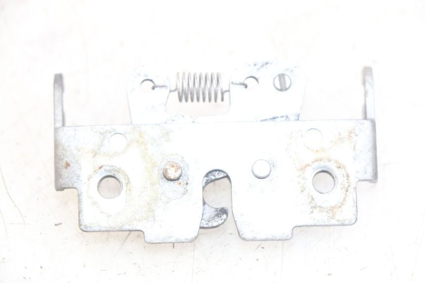 photo de FECHADURA DO BANCO BMW C1 125 (2000 - 2003) - Detalhe da peça