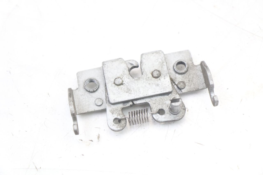 photo de FECHADURA DO BANCO BMW C1 125 (2000 - 2003) - Detalhe da peça