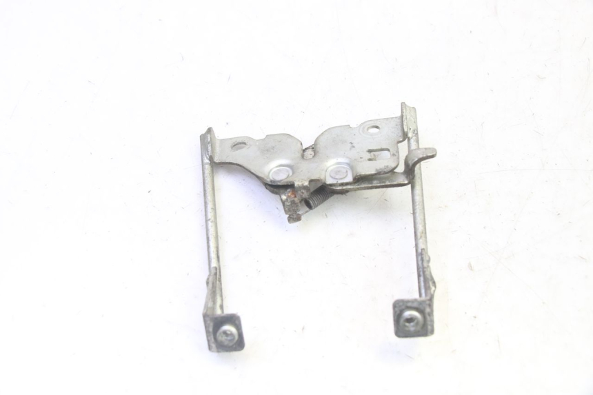 photo de FECHADURA DO BANCO HONDA CBF 125 (2009 - 2015) - Ampliação técnica