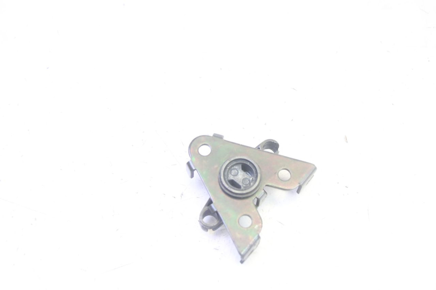 photo de FECHADURA DO BANCO PEUGEOT DJANGO 4T 50 (2014 - 2019) - Zoom do estado de desgaste