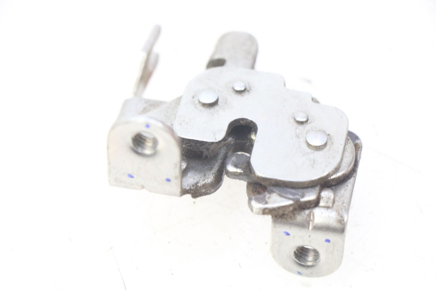 photo de FECHADURA DO BANCO YAMAHA D'ELIGHT DELIGHT 115 (2013 - 2017) - Detalhe da peça