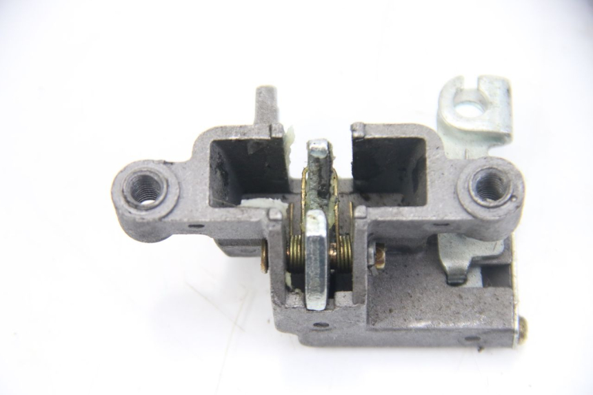 photo de FECHADURA DO BANCO JM MOTORS EVOLIS 4T 50 (2018 - 2022) - Outro ângulo de visão