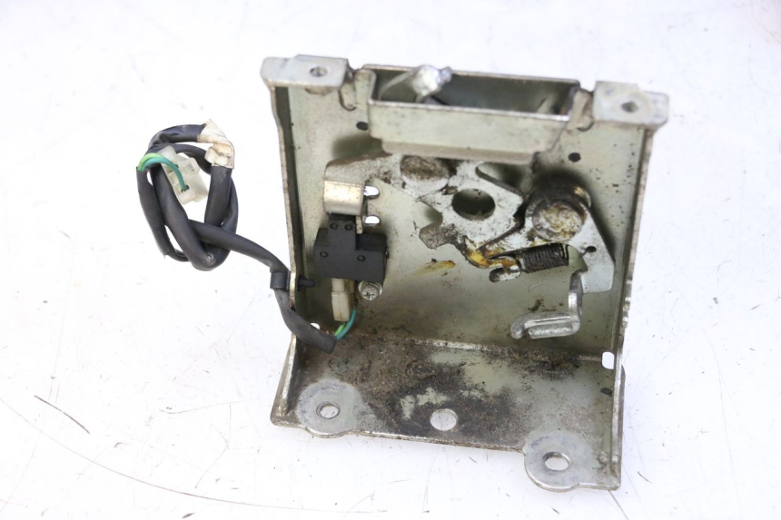 photo de FECHADURA DO BANCO HONDA FES S-WING SWING ABS 125 (2007 - 2015) - Vista principal