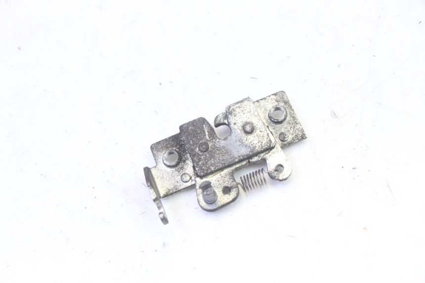 photo de FECHADURA DO BANCO HONDA FES S-WING SWING ABS 125 (2007 - 2015) - Detalhe da peça