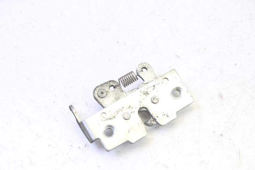 photo de FECHADURA DO BANCO HONDA FES S-WING SWING ABS 125 (2007 - 2015) - Zoom do estado de desgaste