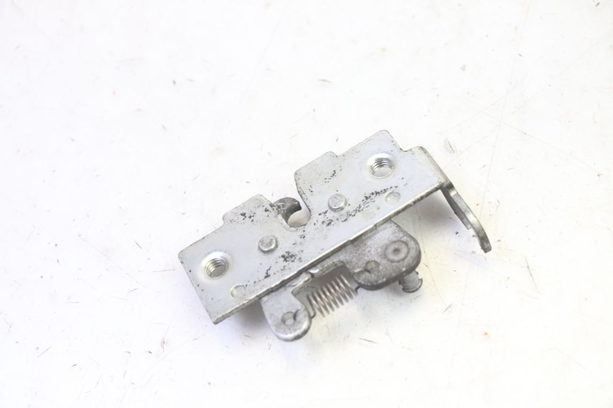photo de FECHADURA DO BANCO HONDA FES S-WING SWING ABS 125 (2007 - 2015) - Outro ângulo de visão