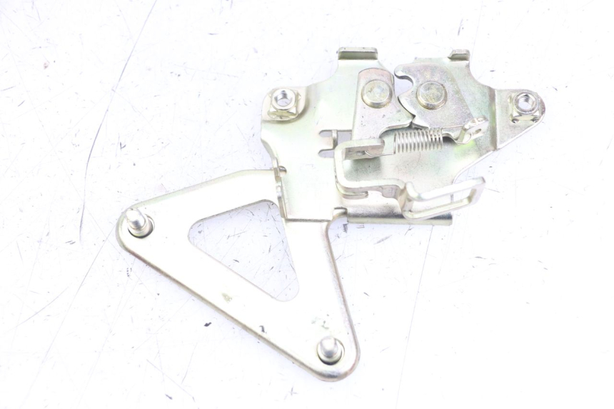 photo de FECHO DO BANCO SYM FIDDLE 3 III 125 (2014 - 2020) - Detalhe da peça