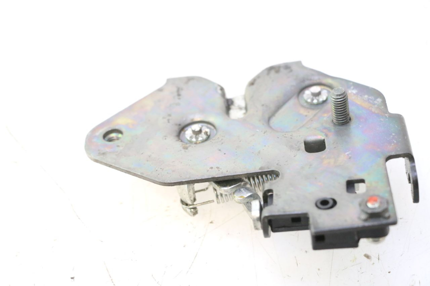 photo de FECHADURA DO ASSENTO HONDA FJS SILVER WING SILVERWING 400 (2005 - 2008) - Outro ângulo de visão