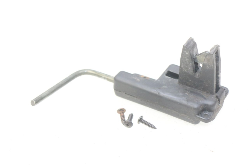 photo de FECHADURA DO BANCO PIAGGIO FLY 2T 50 (2004 - 2017) - Outro ângulo de visão