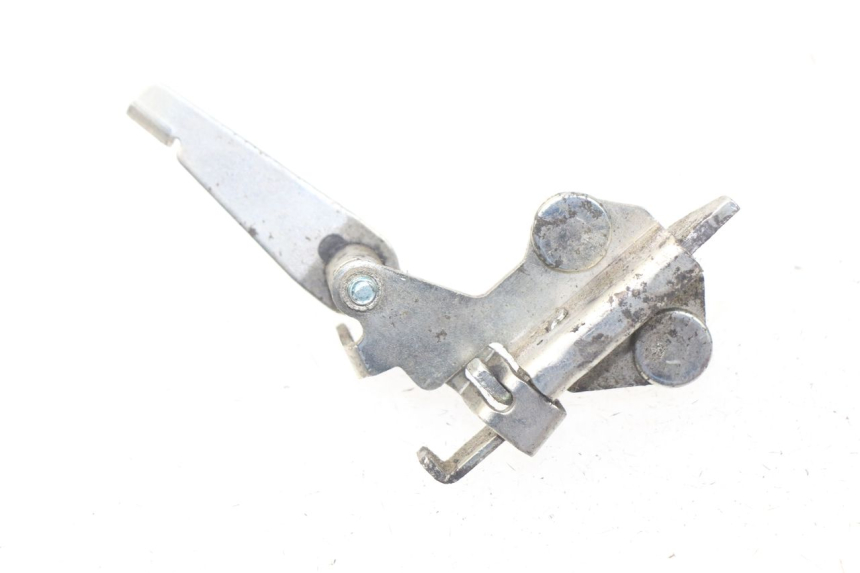 photo de FECHADURA DO BANCO YAMAHA FZ8 800 (2010 - 2016) - Zoom do estado de desgaste