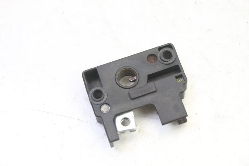 photo de FECHADURA DO BANCO BMW G310 R 310 (2016 - 2020) - Outro ângulo de visão