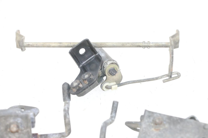 photo de FECHADURA DO BANCO KAWASAKI GPX R WARBIRD 600 (1988 - 1993) - Ampliação técnica