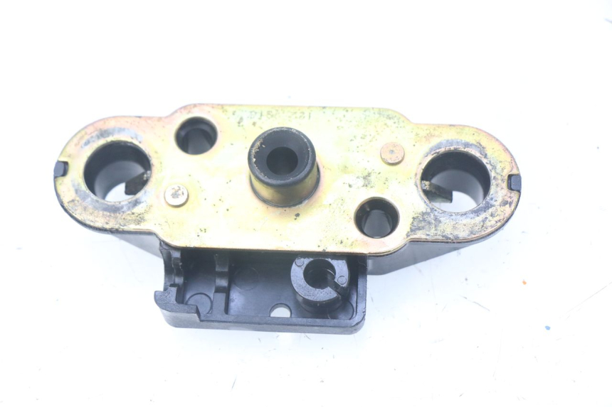 photo de FECHADURA DO BANCO SUZUKI GSF N BANDIT 600 (2000 - 2004) - Zoom do estado de desgaste