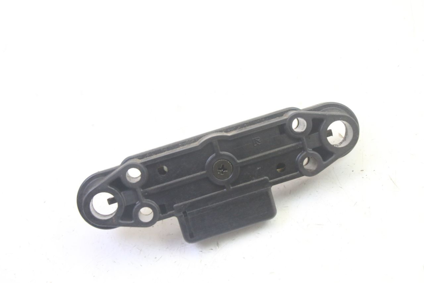 photo de FECHADURA DO BANCO SUZUKI GSF N BANDIT 600 (1996 - 1999) - Zoom do estado de desgaste