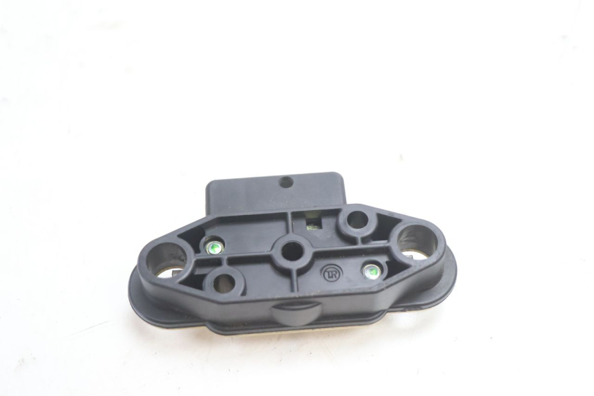 photo de FECHADURA DO ASSENTO SUZUKI GSF N BANDIT 1200 (2001 - 2005) - Zoom do estado de desgaste