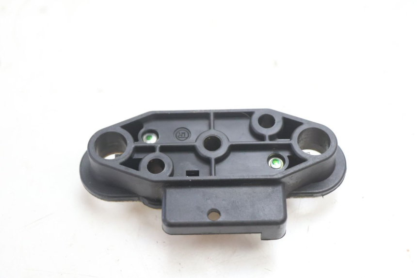 photo de FECHADURA DO ASSENTO SUZUKI GSF N BANDIT 1200 (2001 - 2005) - Outro ângulo de visão