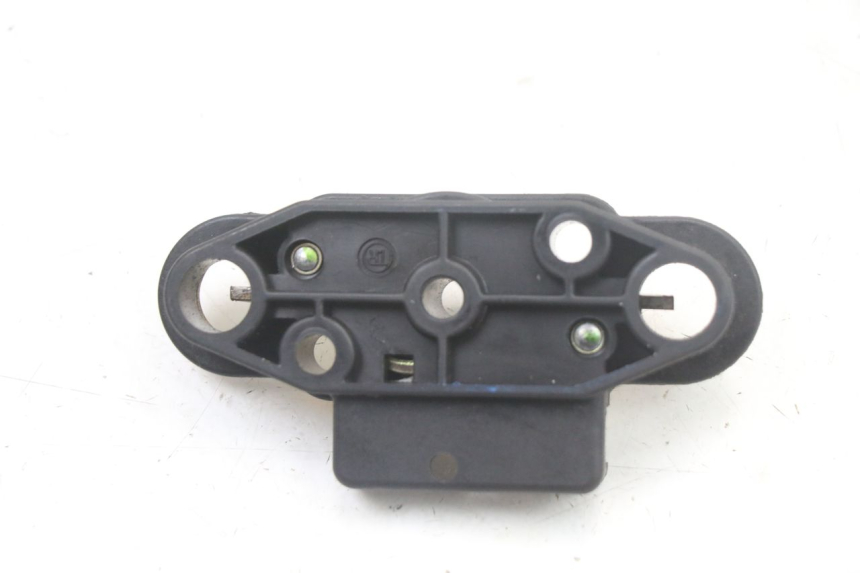 photo de FECHO DO BANCO SUZUKI GSF S BANDIT 600 (2000 - 2004) - Zoom do estado de desgaste