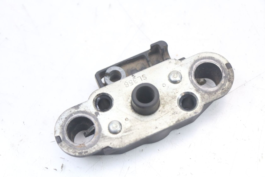 photo de FECHADURA DO BANCO SUZUKI GSR 750 (2011 - 2017) - Detalhe da peça