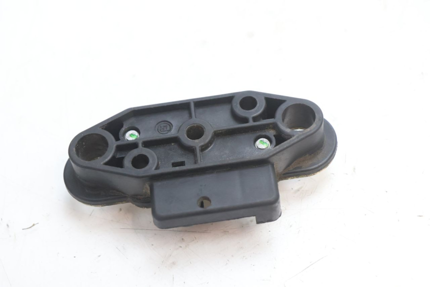 photo de FECHADURA DO BANCO SUZUKI GSR 600 (2005 - 2012) - Zoom do estado de desgaste