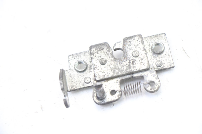photo de FECHADURA DO BANCO HONDA FES S-WING SWING ABS 125 (2007 - 2015) - Detalhe da peça