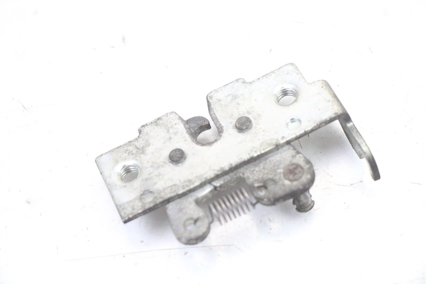 photo de FECHADURA DO BANCO HONDA FES S-WING SWING ABS 125 (2007 - 2015) - Outro ângulo de visão