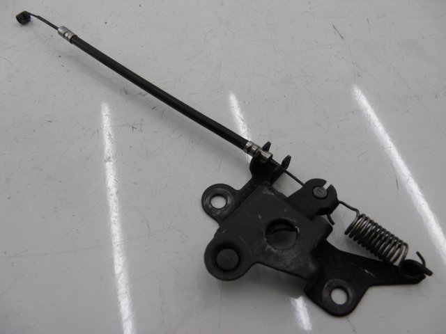 photo de FECHADURA DO BANCO HONDA VFR 750 (1990 - 1993) - Zoom do estado de desgaste