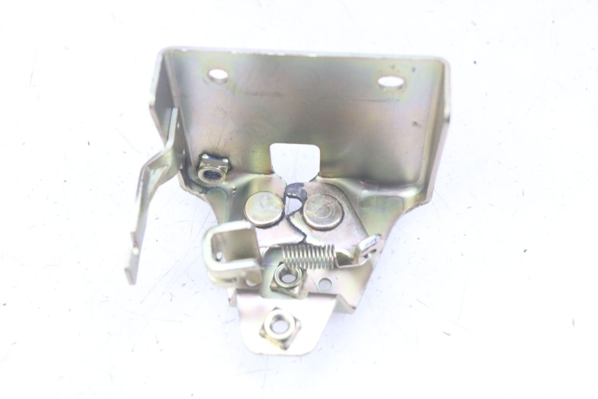 photo de FECHADURA DO BANCO SYM JET SPORT XR 50 (2006 - 2015) - Zoom do estado de desgaste