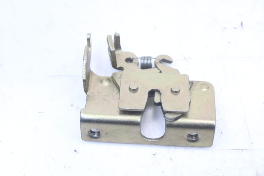 photo de FECHADURA DO BANCO JM MOTORS VX 125 (2022 - 2025) - Detalhe da peça