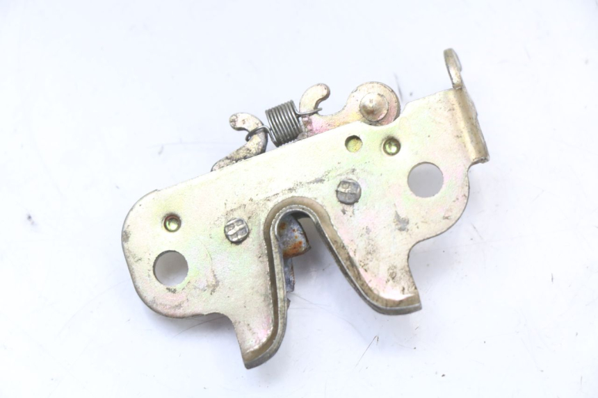 photo de FECHO DO BANCO PEUGEOT KISBEE 4T 50 (2010 - 2017) - Detalhe da peça