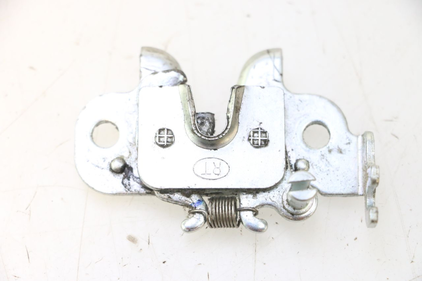 photo de FECHADURA DO ASSENTO PEUGEOT KISBEE 4T 50 (2023 - 2026) - Vista principal