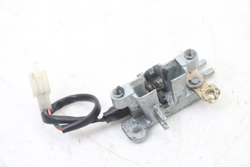 photo de FECHADURA DO BANCO KYMCO XCITING 500 (2007 - 2010) - Zoom do estado de desgaste