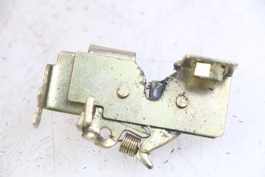 photo de FECHO DO BANCO JM MOTORS MIA 50 (2017 - 2020) - Zoom do estado de desgaste
