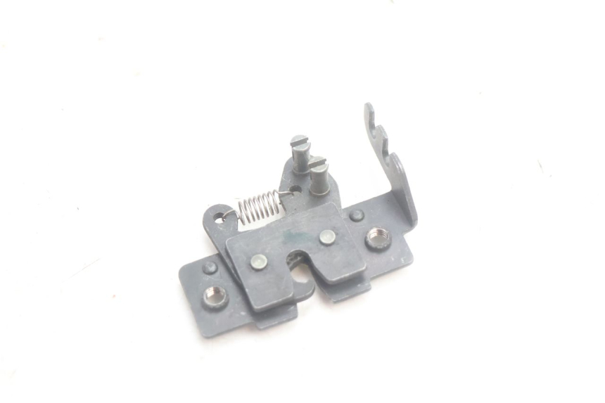 photo de FECHADURA DO ASSENTO PIAGGIO MP3 HPE 530 (2022 - 2026) - Vista principal