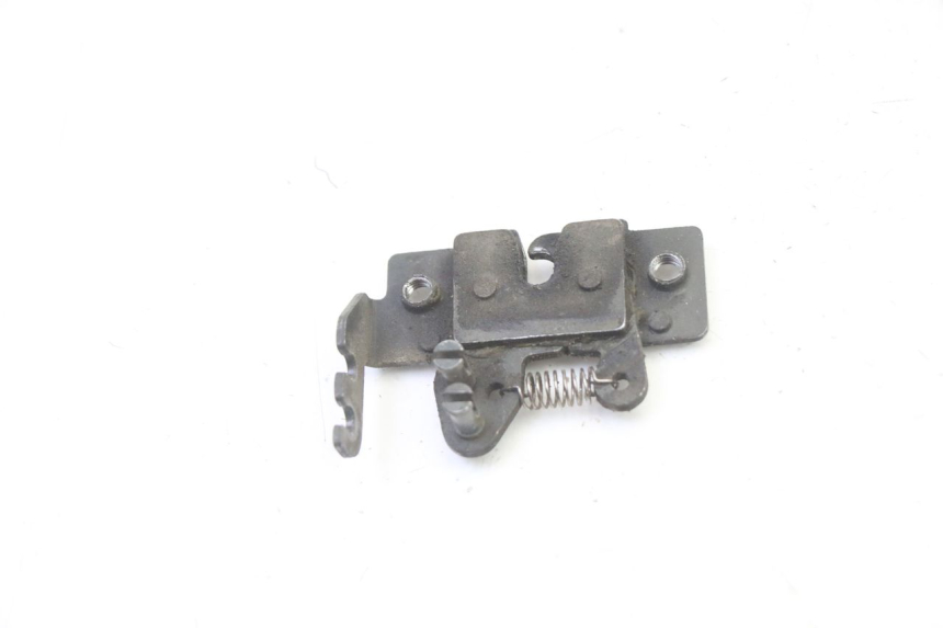 photo de FECHADURA DO BANCO PIAGGIO MP3 RL 250 (2006 - 2010) - Detalhe da peça