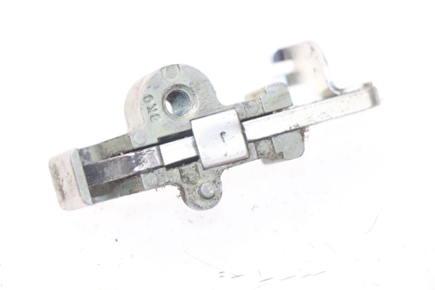 photo de FECHO DO BANCO HONDA NSS EX FORZA 250 (2005 - 2013) - Detalhe da peça