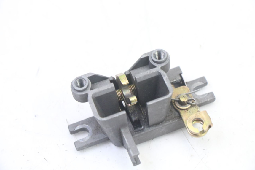 photo de FECHO DO BANCO SYM ORBIT III 3 4T 50 (2021 - 2025) - Detalhe da peça