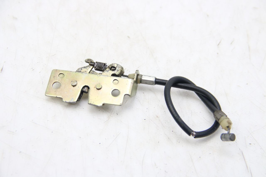 photo de FECHADURA DO BANCO TNT MOTOR OTTO 2T 50 (2012 - 2018) - Zoom do estado de desgaste