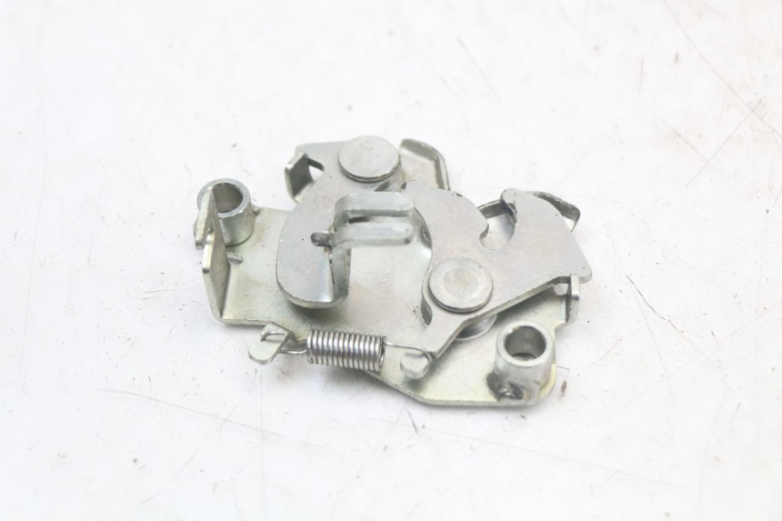 photo de FECHADURA DO BANCO HONDA PCX (JF28) 125 (2009 - 2011) - Detalhe da peça