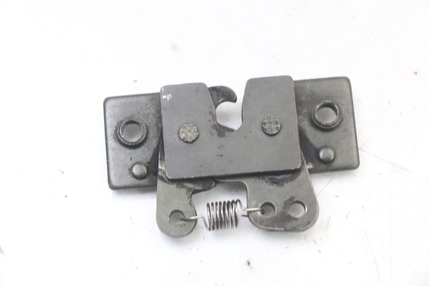 photo de FECHADURA DO BANCO PEUGEOT ELYSTAR 50 (2002 - 2014) - Detalhe da peça