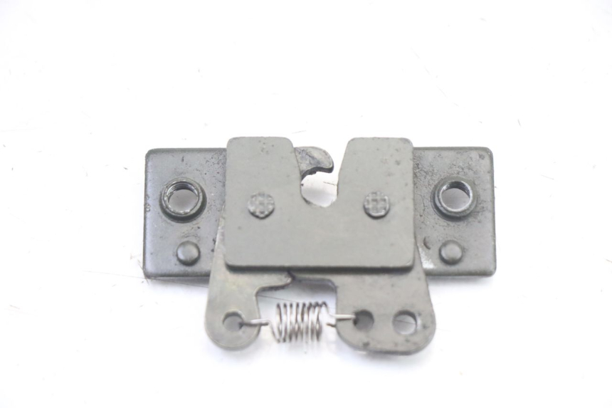 photo de FECHO DO BANCO PEUGEOT TREKKER TKR 50 (2005 - 2014) - Detalhe da peça