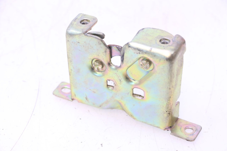 photo de FECHO DO BANCO KEEWAY RY6 2T 50 (2011 - 2019) - Zoom do estado de desgaste