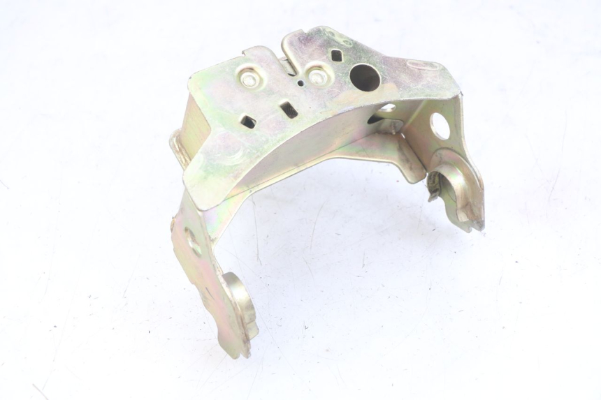 photo de FECHADURA DO BANCO HONDA SCV LEAD 100 (2003 - 2007) - Detalhe da peça