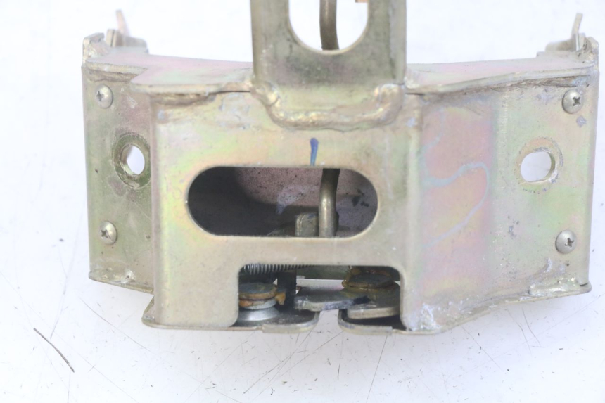 photo de FECHADURA DO BANCO HONDA SCV LEAD 100 (2003 - 2007) - Zoom do estado de desgaste