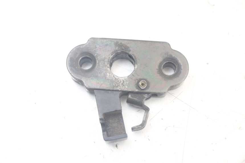 photo de FECHADURA DO BANCO TRIUMPH SPEED TRIPLE T301 900 (1994 - 1996) - Detalhe da peça
