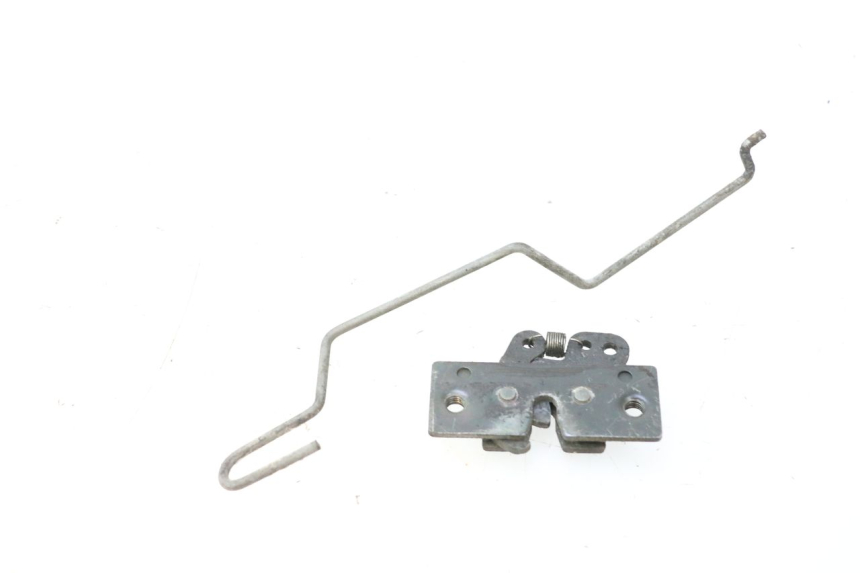 photo de FECHO DO BANCO PEUGEOT SPEEDFIGHT LC 50 (1996 - 2002) - Zoom do estado de desgaste