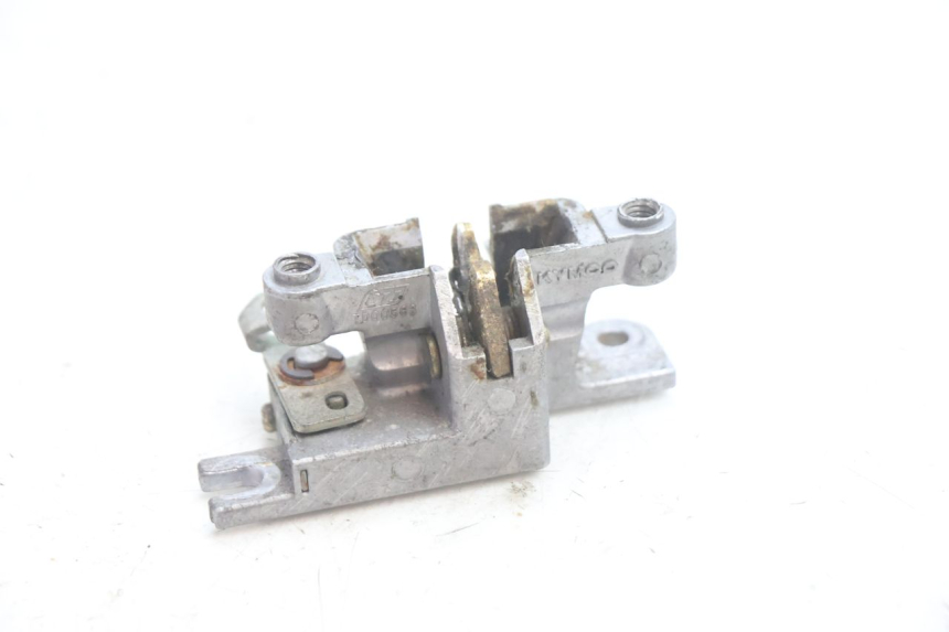 photo de FECHADURA DO ASSENTO KYMCO SUPER 8 2T 50 (2007 - 2013) - Zoom do estado de desgaste